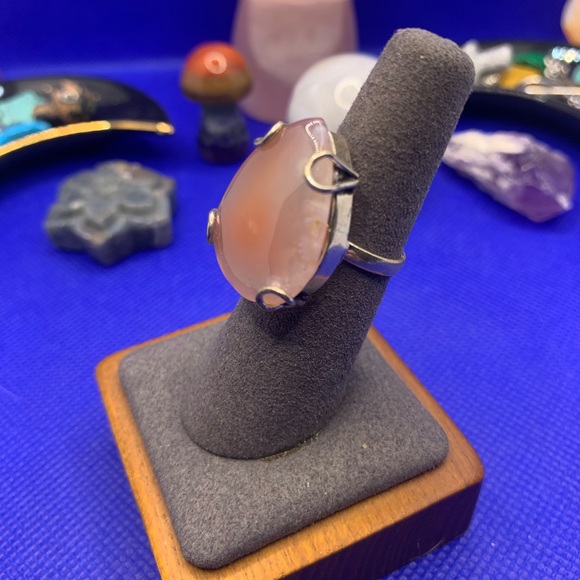 Sweet Peach Chalcedony Ring! .925 Sterling Silver Overlay, Size 5.75 - Picture 2 of 13